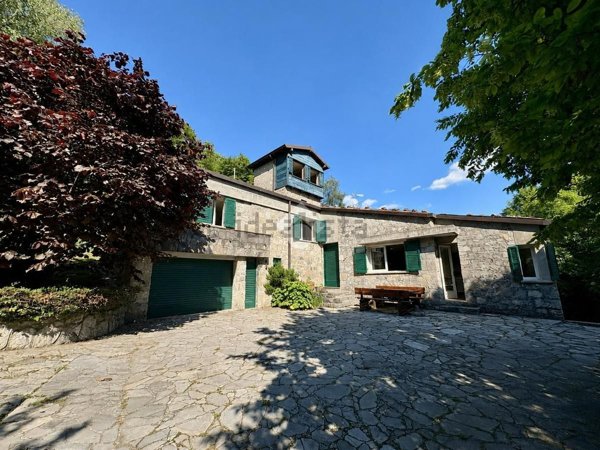 casa indipendente in vendita a Casnigo in zona Colzate