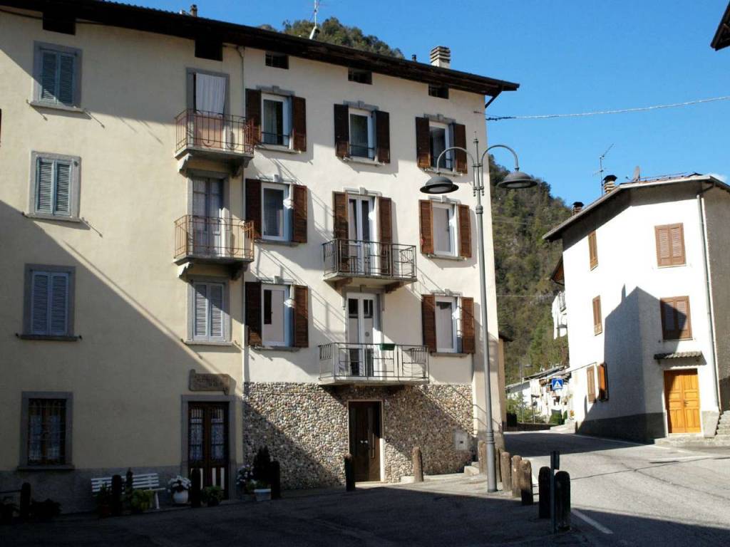 intera palazzina in vendita a Cassiglio
