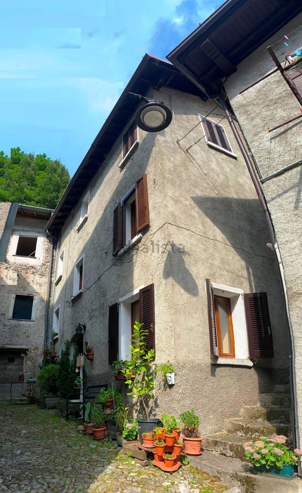 casa indipendente in vendita a Cassiglio