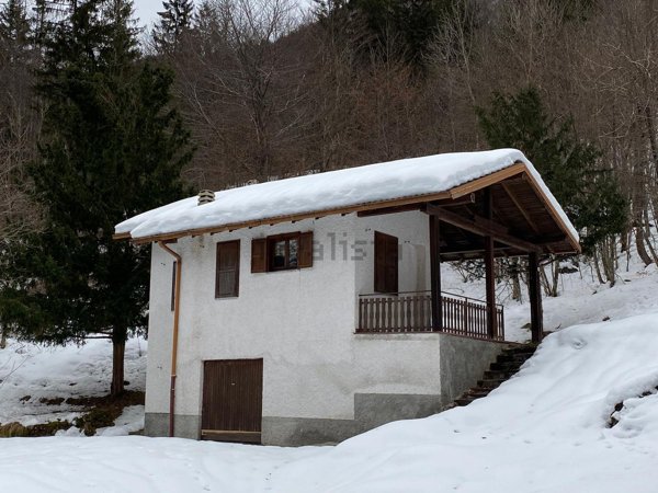 casa indipendente in vendita a Cassiglio