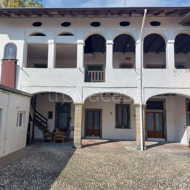 casa indipendente in vendita a Castelli Calepio in zona Tagliuno