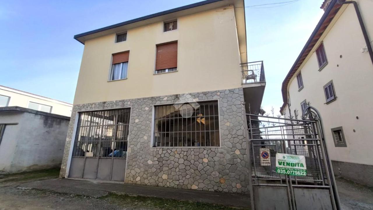 casa indipendente in vendita a Castelli Calepio in zona Tagliuno
