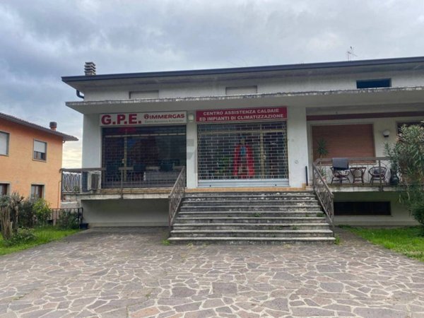 negozio in vendita a Castelli Calepio
