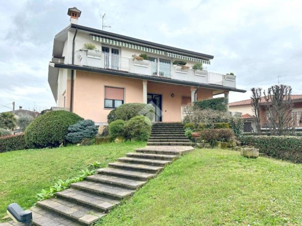 appartamento in vendita a Castelli Calepio in zona Tagliuno
