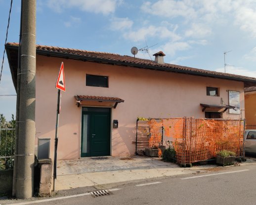 locale di sgombero in vendita a Castelli Calepio