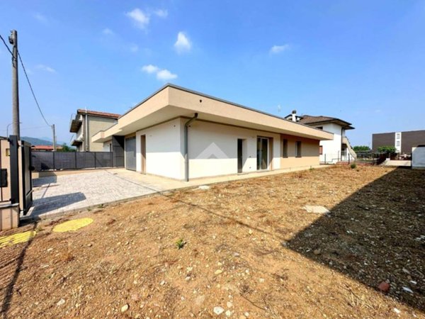 casa indipendente in vendita a Castelli Calepio in zona Quintano