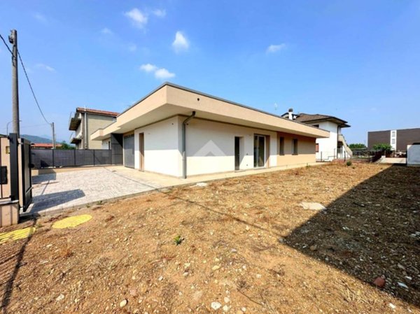 casa indipendente in vendita a Castelli Calepio in zona Quintano