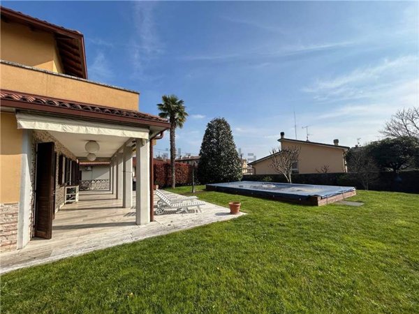 casa indipendente in vendita a Castelli Calepio