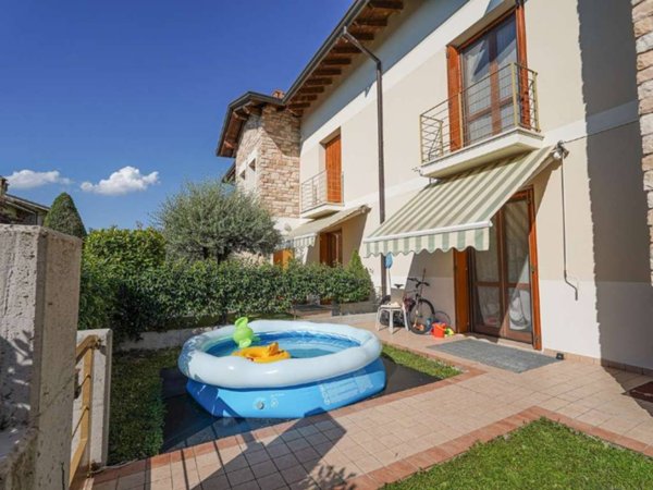 casa indipendente in vendita a Castelli Calepio in zona Quintano