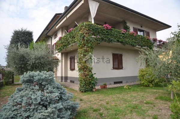 casa indipendente in vendita a Castelli Calepio in zona Cividino