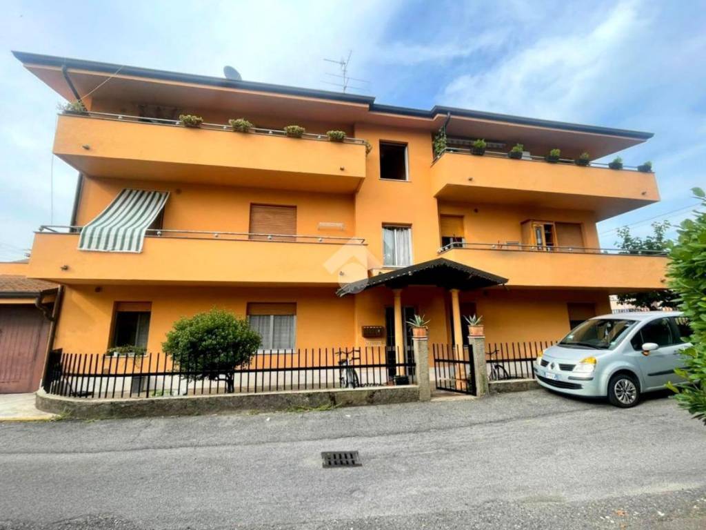 appartamento in vendita a Castelli Calepio in zona Cividino