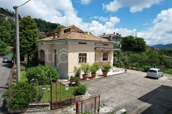 casa indipendente in vendita a Castelli Calepio in zona Tagliuno