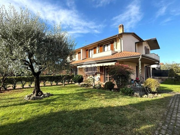 casa indipendente in vendita a Castelli Calepio in zona Cividino