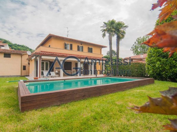 casa indipendente in vendita a Castelli Calepio in zona Tagliuno