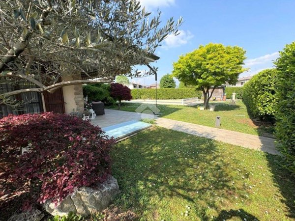 casa indipendente in vendita a Castelli Calepio in zona Cividino