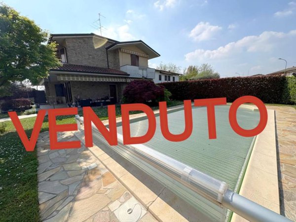 casa indipendente in vendita a Castelli Calepio in zona Cividino