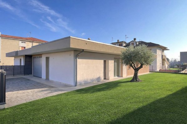 casa indipendente in vendita a Castelli Calepio in zona Quintano