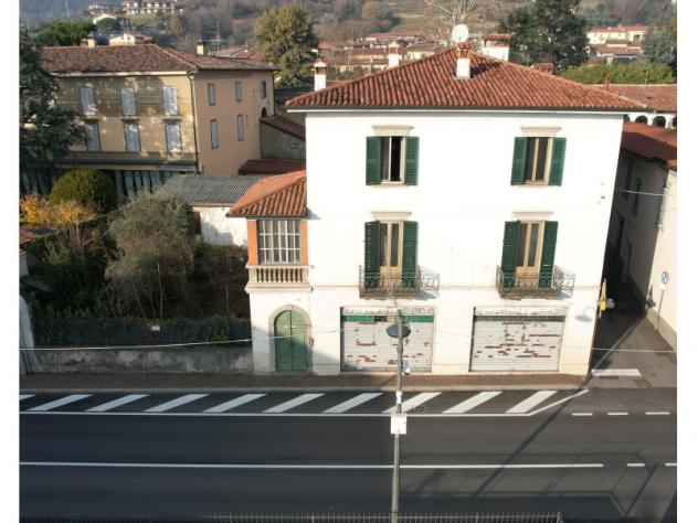 negozio in vendita a Castelli Calepio in zona Tagliuno