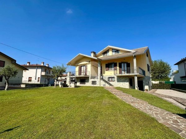 casa indipendente in vendita a Castelli Calepio in zona Quintano