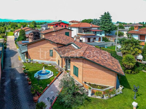 casa indipendente in vendita a Castel Rozzone