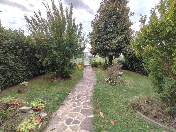 casa indipendente in vendita a Castel Rozzone