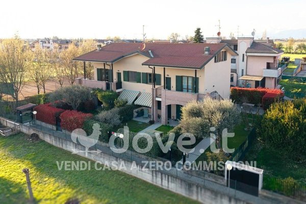 casa indipendente in vendita a Castel Rozzone