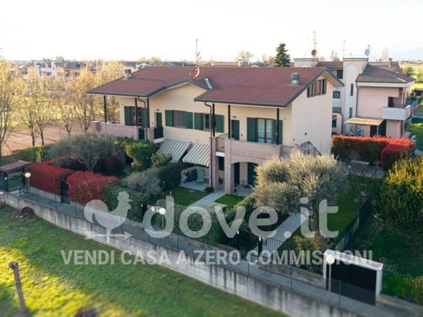 casa indipendente in vendita a Castel Rozzone