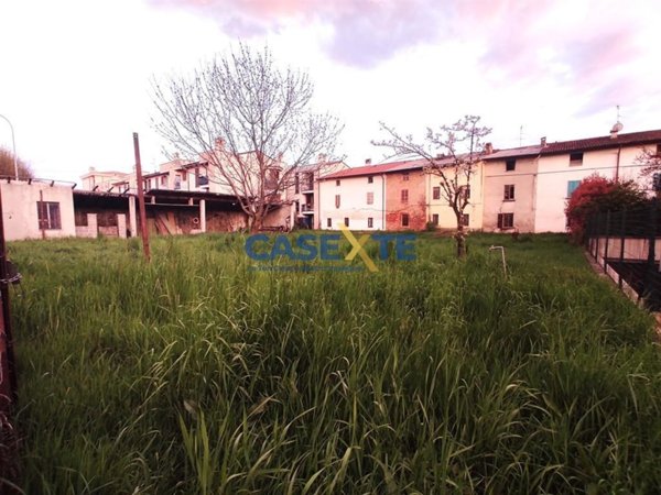 terreno agricolo in vendita a Castel Rozzone
