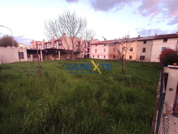 terreno edificabile in vendita a Castel Rozzone