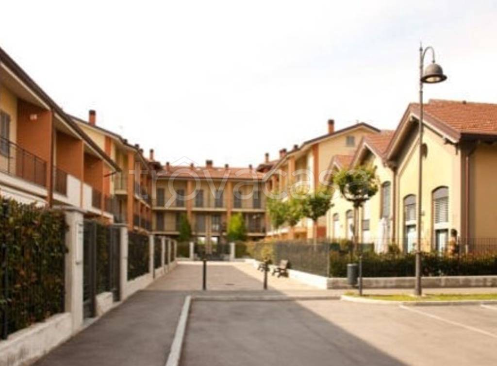 appartamento in vendita a Castel Rozzone