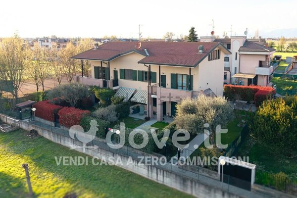 casa indipendente in vendita a Castel Rozzone