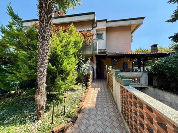 casa indipendente in vendita a Castel Rozzone