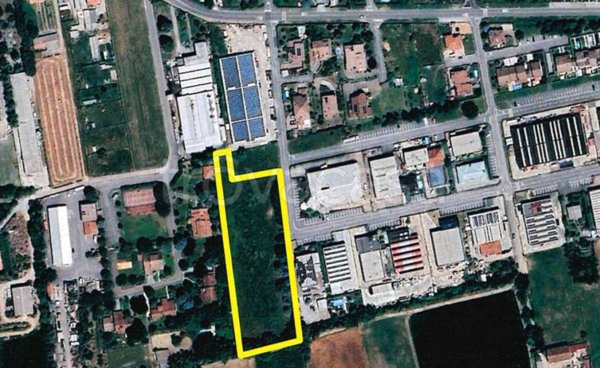 terreno edificabile in vendita a Castel Rozzone