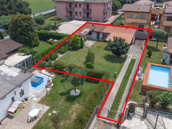 casa indipendente in vendita a Castel Rozzone