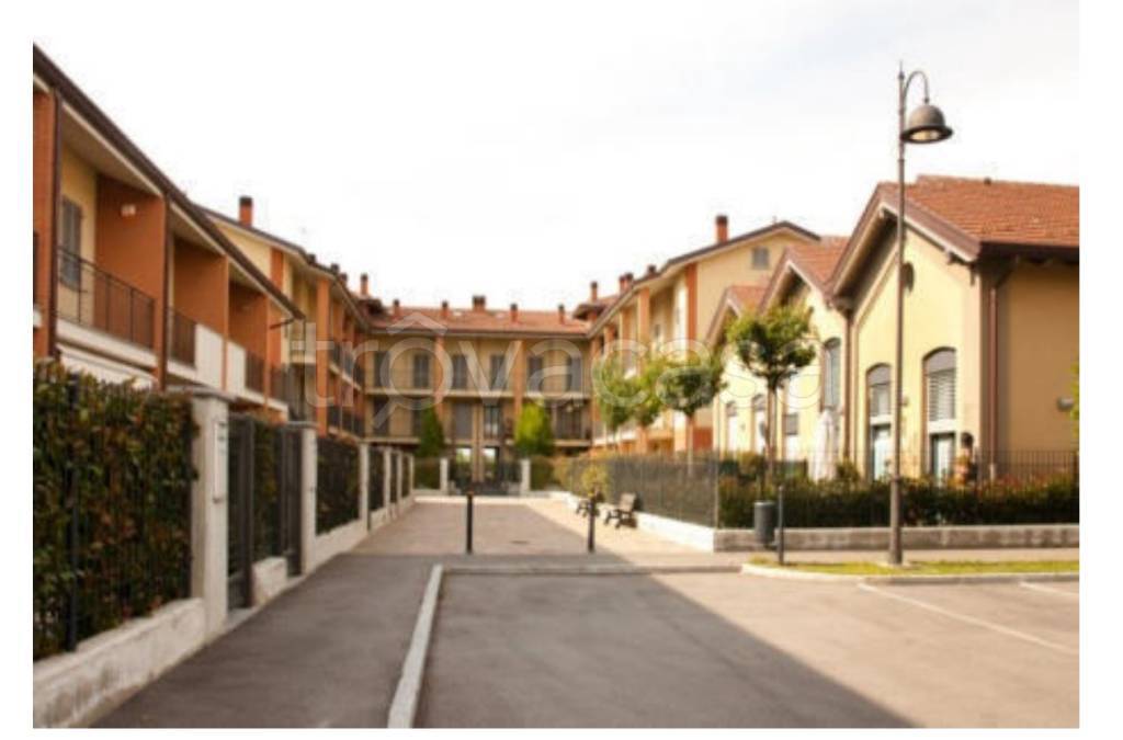 appartamento in vendita a Castel Rozzone