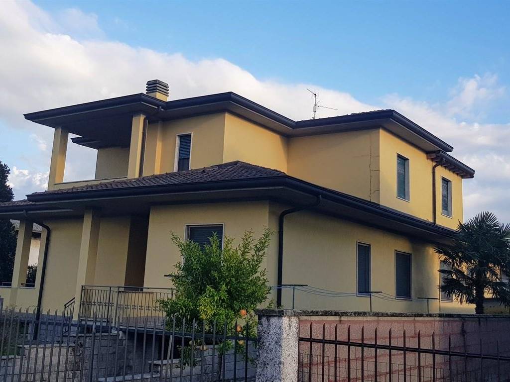 appartamento in vendita a Castel Rozzone