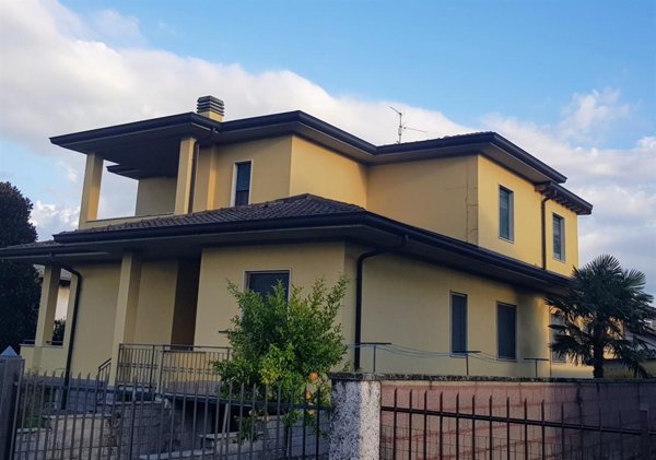 appartamento in vendita a Castel Rozzone