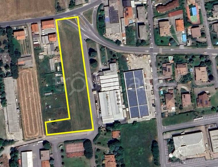 terreno edificabile in vendita a Castel Rozzone