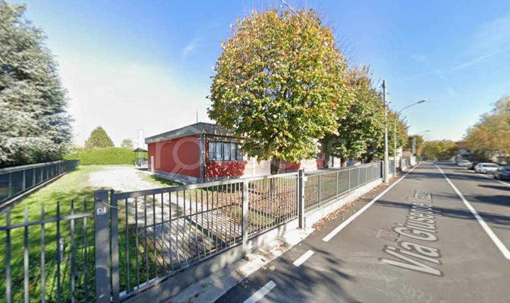 locale commerciale in vendita a Castel Rozzone