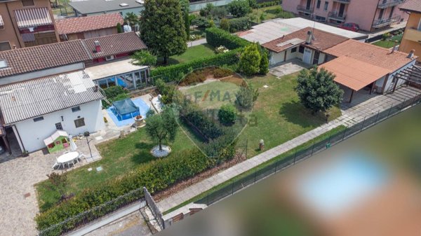 terreno edificabile in vendita a Castel Rozzone