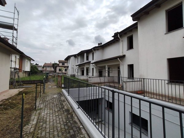 casa indipendente in vendita a Castel Rozzone