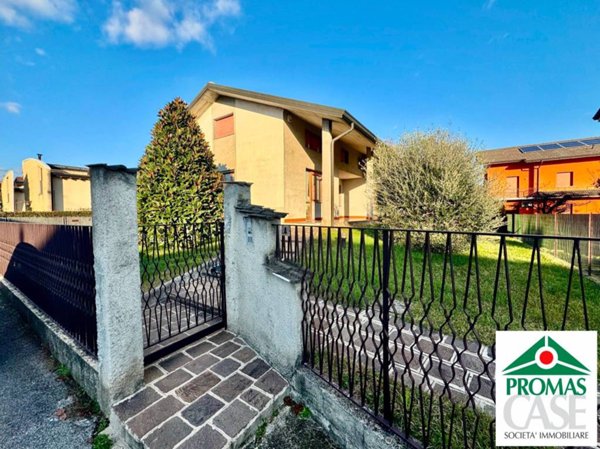 casa indipendente in vendita a Castel Rozzone