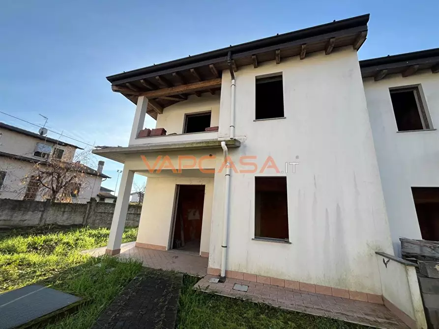 casa indipendente in vendita a Castel Rozzone