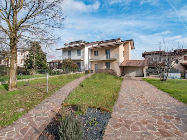 casa indipendente in vendita a Castel Rozzone