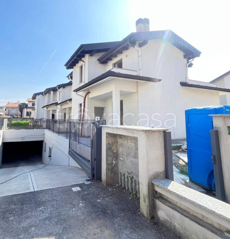 casa indipendente in vendita a Castel Rozzone