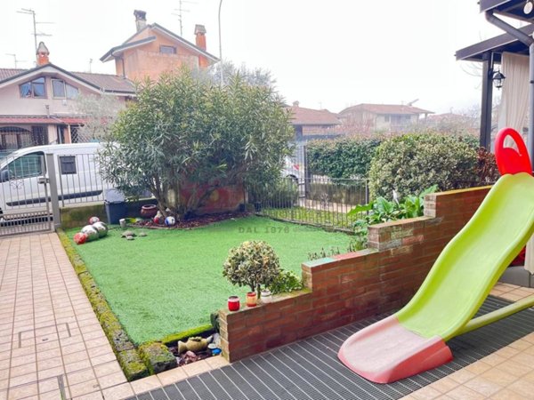 casa indipendente in vendita a Castel Rozzone