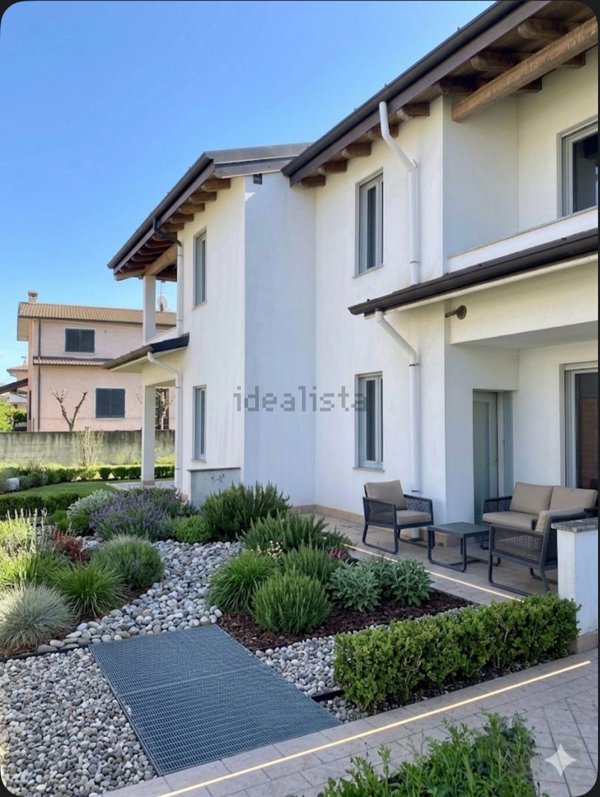 casa indipendente in vendita a Castel Rozzone