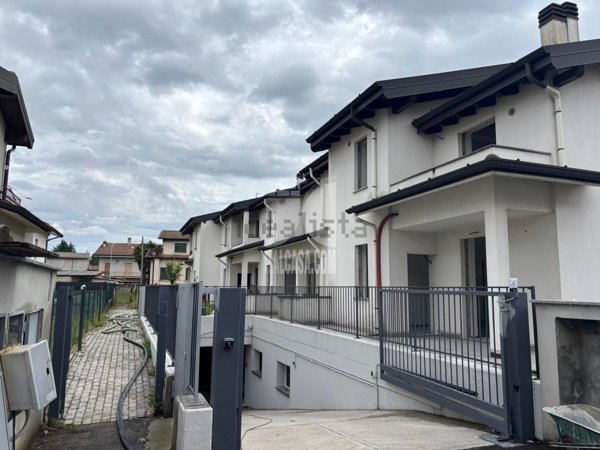 casa indipendente in vendita a Castel Rozzone