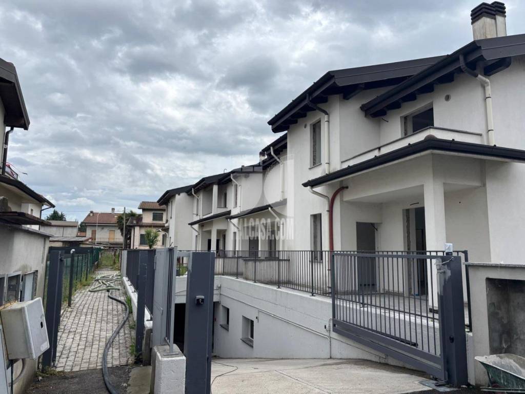 casa indipendente in vendita a Castel Rozzone