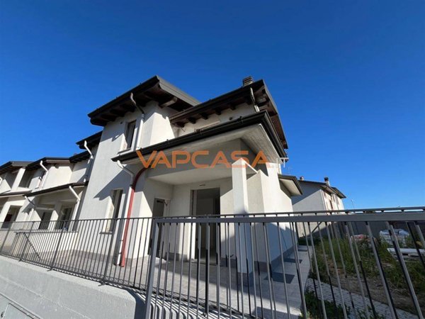 casa indipendente in vendita a Castel Rozzone